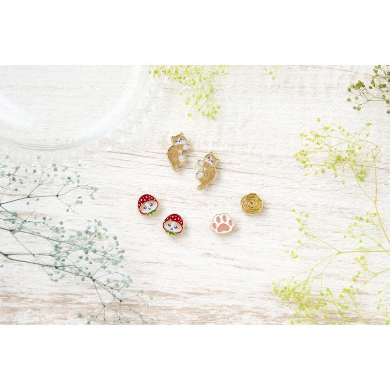 mofusand もふもふストア マグネットピアス(いちごかぶりにゃん)