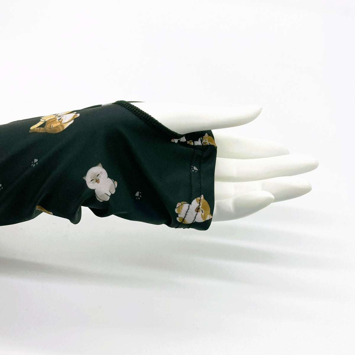 mofusand プリントアームカバー(ねこ総柄)