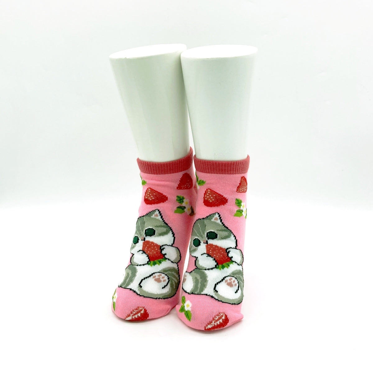 mofusand Front Socks (Strawberry Bite)