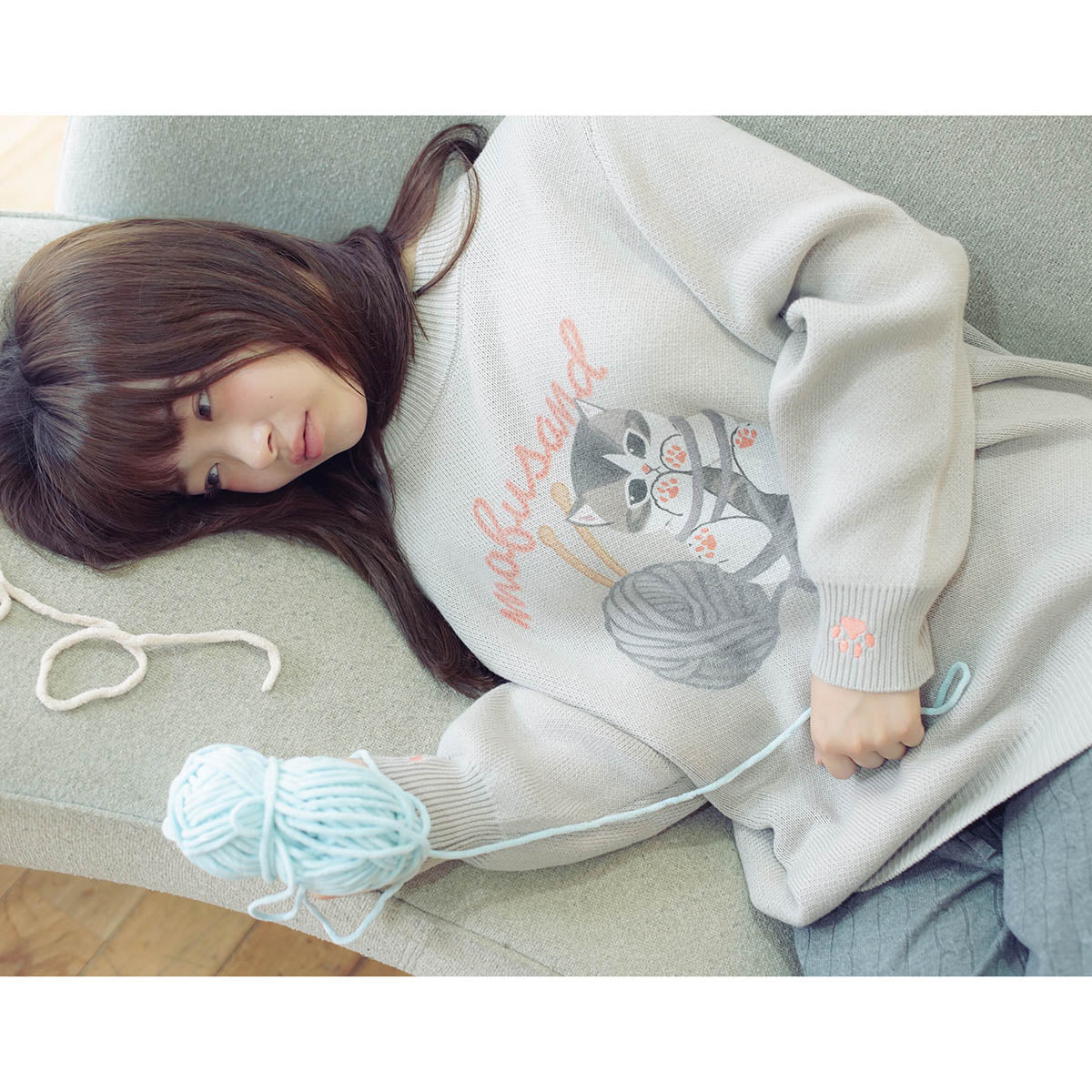 mofusand Yarn Ball Sweater Tangled Meow (Gray)