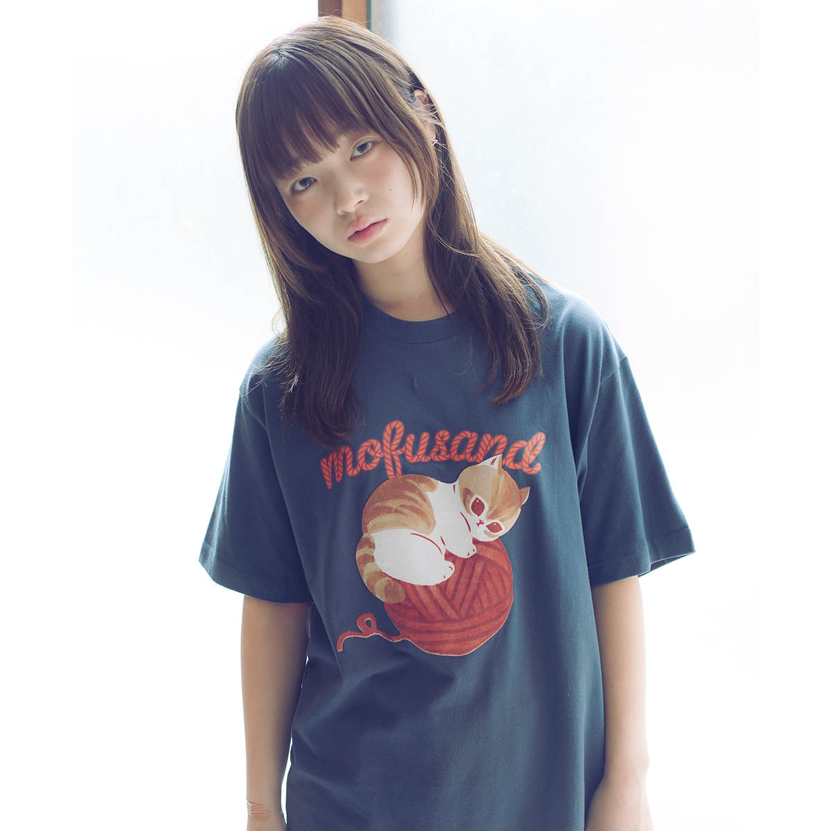 mofusand Yarn Ball T-Shirt Rolling Meow (Navy)