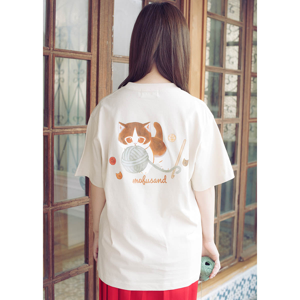 mofusand Yarn Ball T-Shirt Biting Meow (Natural)