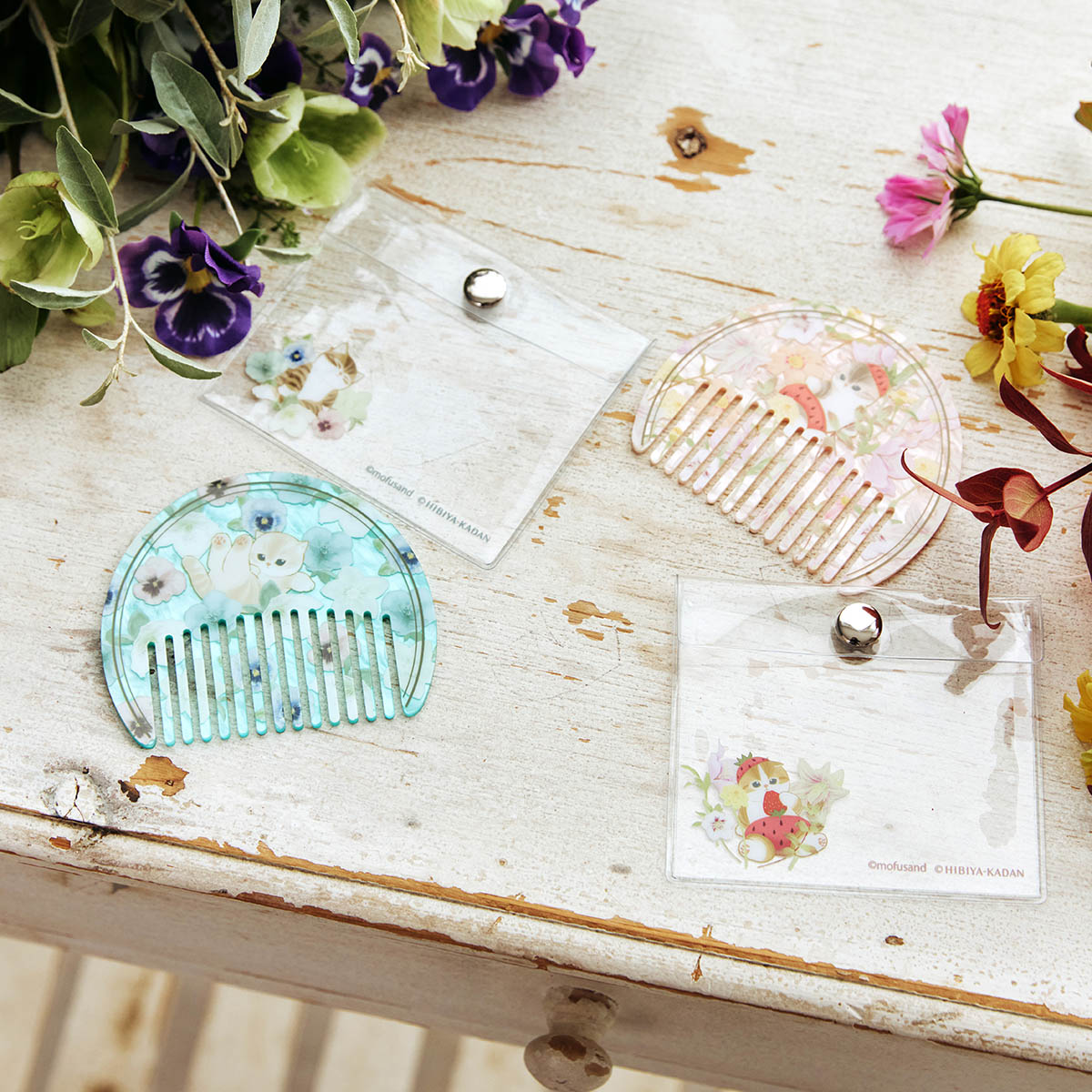 mofusand × HIBIYA-KADAN Marble Acrylic Comb Coy Bloom Shell Pink