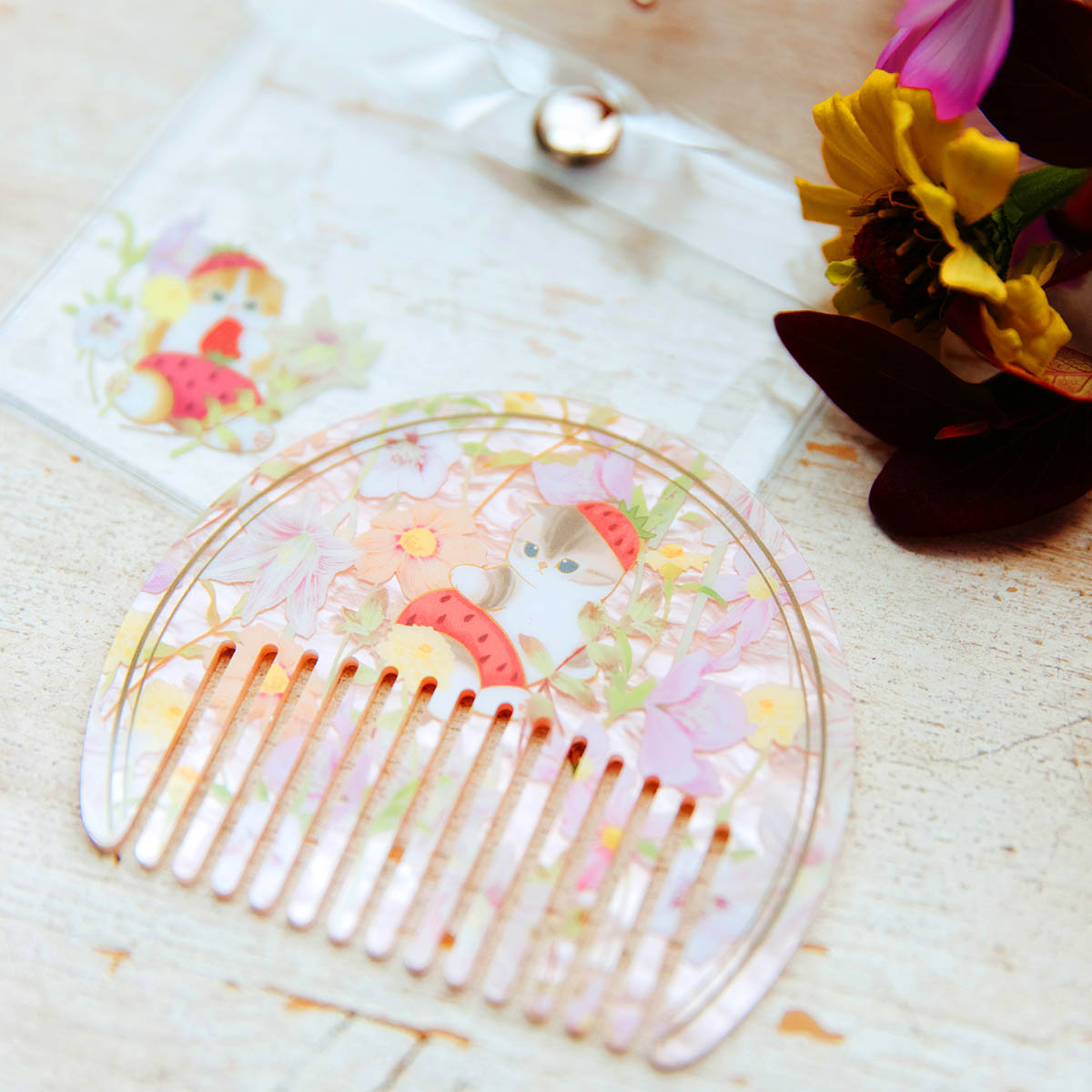 mofusand × HIBIYA-KADAN Marble Acrylic Comb Coy Bloom Shell Pink