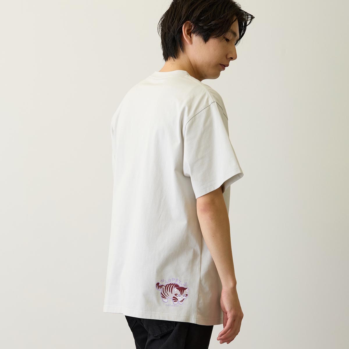 mofusand なにもわるくにゃい Tシャツ 花瓶だいすきにゃん グレー