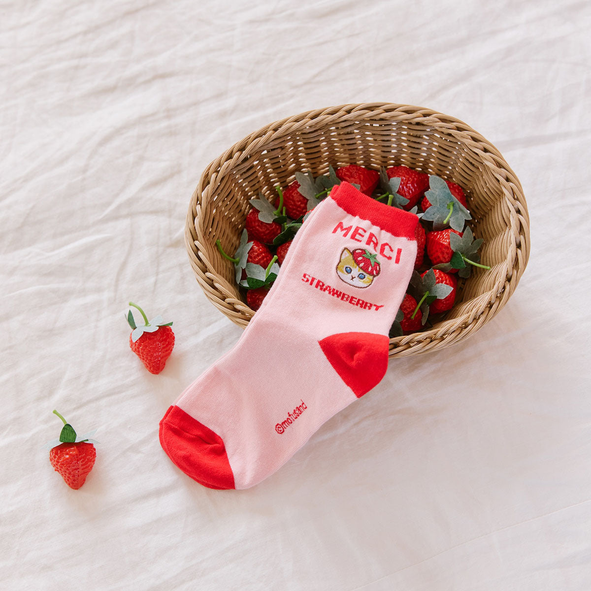 mofusand MERCI STRAWBERRY ソックス MERCI ピンク | mofusandもふもふ