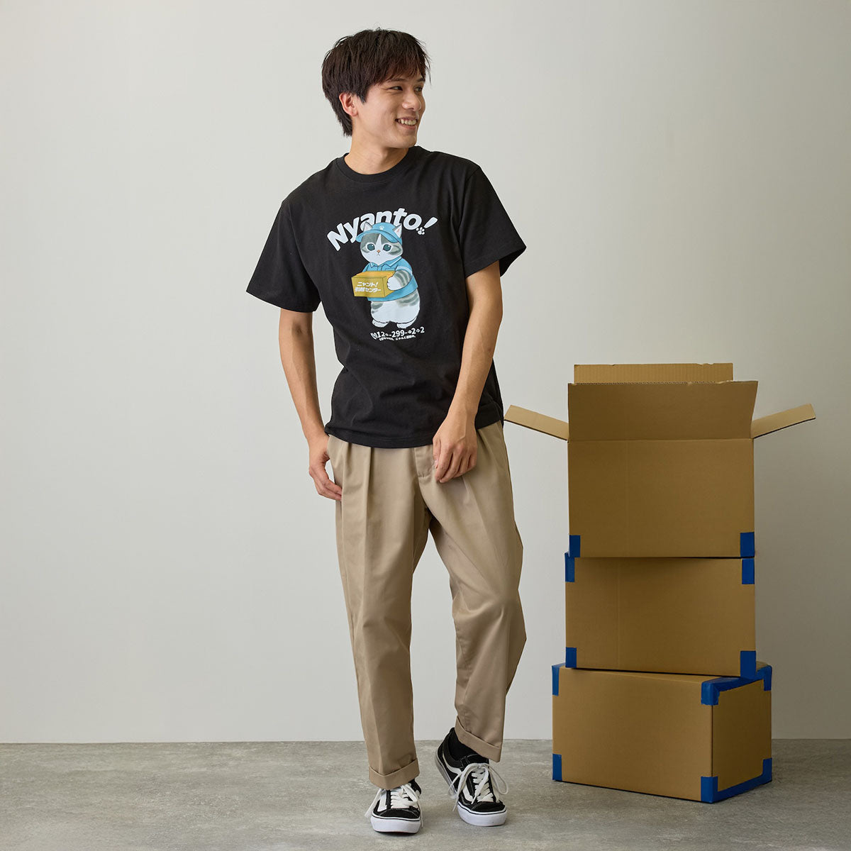 mofusand ニャント！引越センター Tシャツ Nyanto！ ブラック