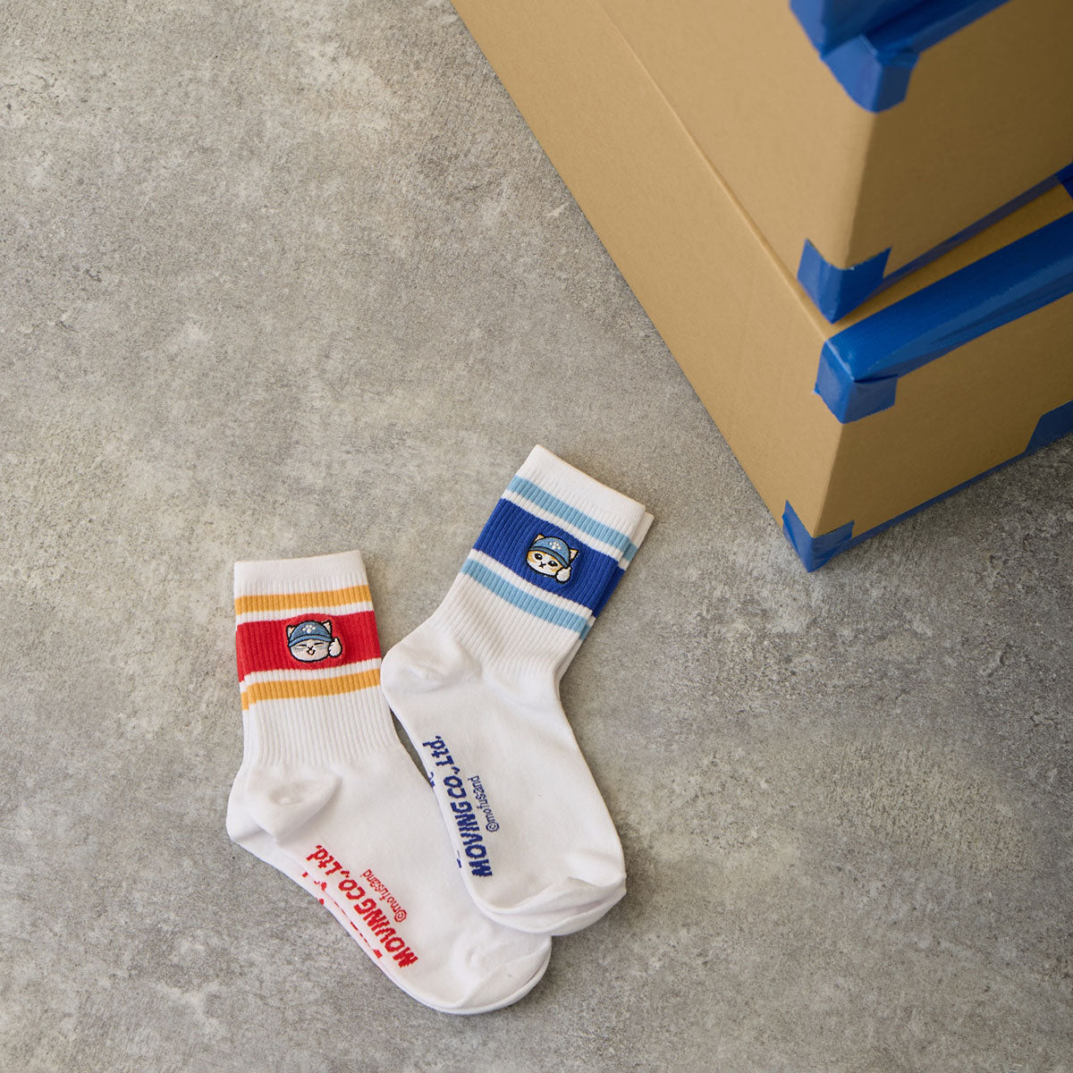 mofusand ニャント！引越センター クルーソックス グッドワークにゃ レッド