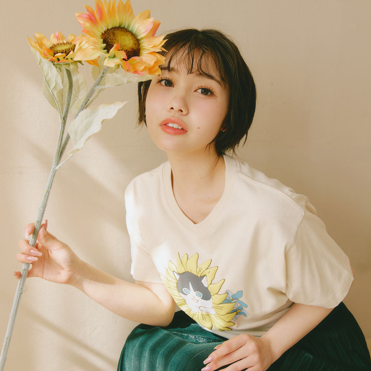 mofusand×日比谷花壇 Tシャツ サンフラワー ナチュラル | mofusand