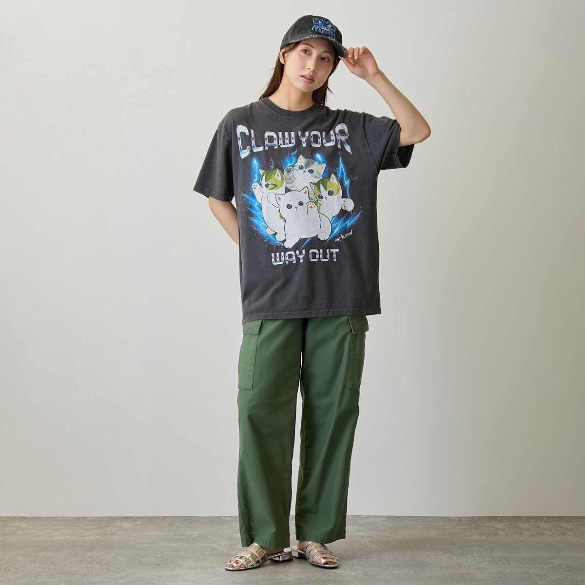 mofusand  Tシャツ  CLAW YOUR WAY OUT スミ