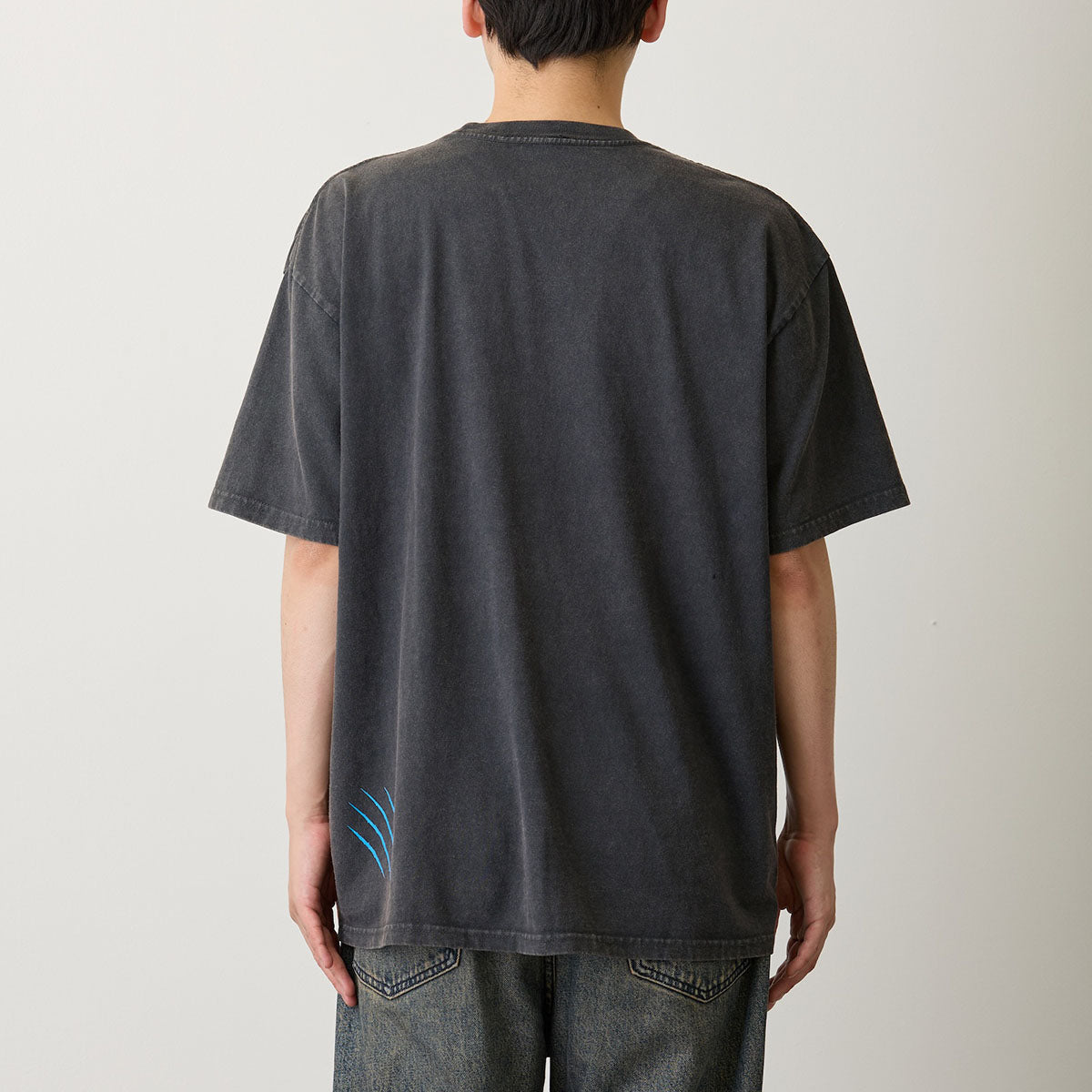 mofusand  Tシャツ  CLAW YOUR WAY OUT スミ