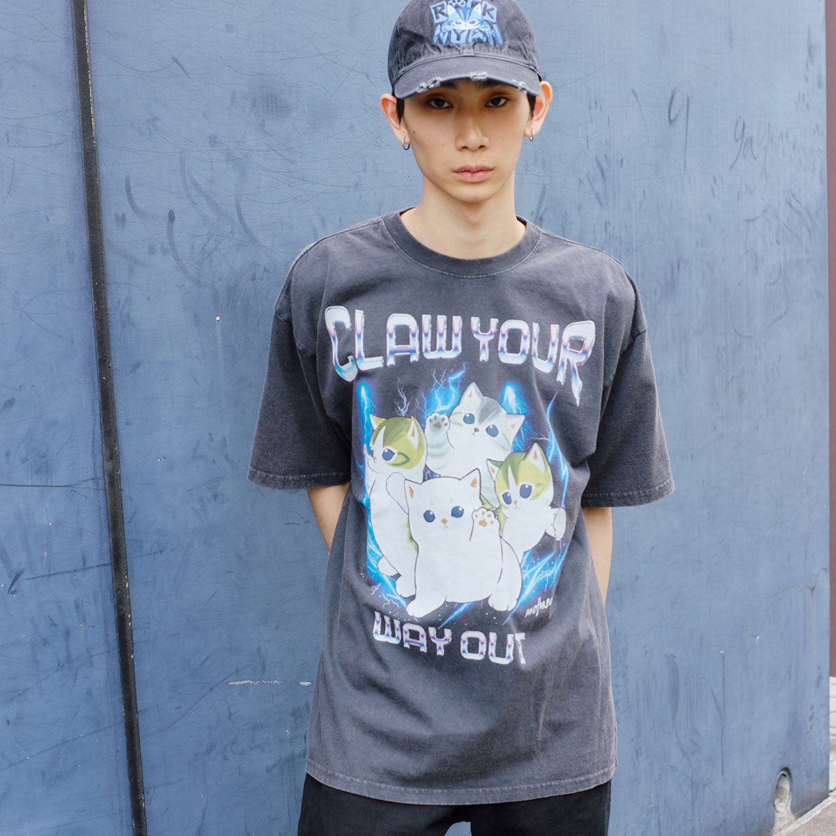 mofusand  Tシャツ  CLAW YOUR WAY OUT スミ