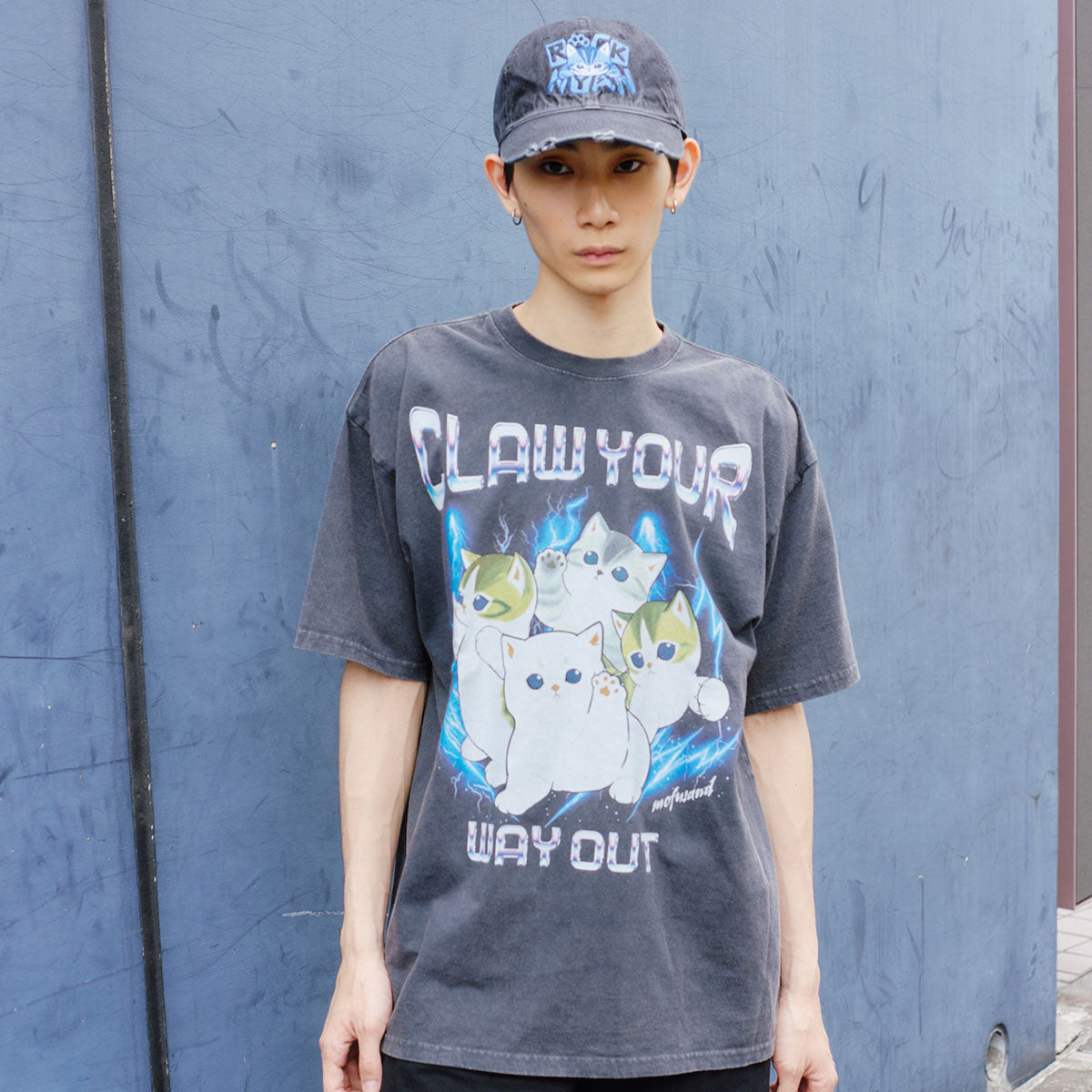 mofusand  Tシャツ  CLAW YOUR WAY OUT スミ