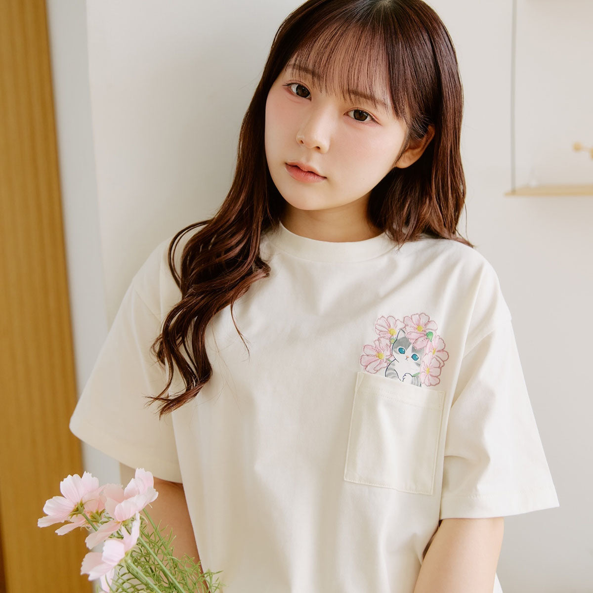 mofusand × 히비야 카단 티셔츠 코스모스 오프화이트