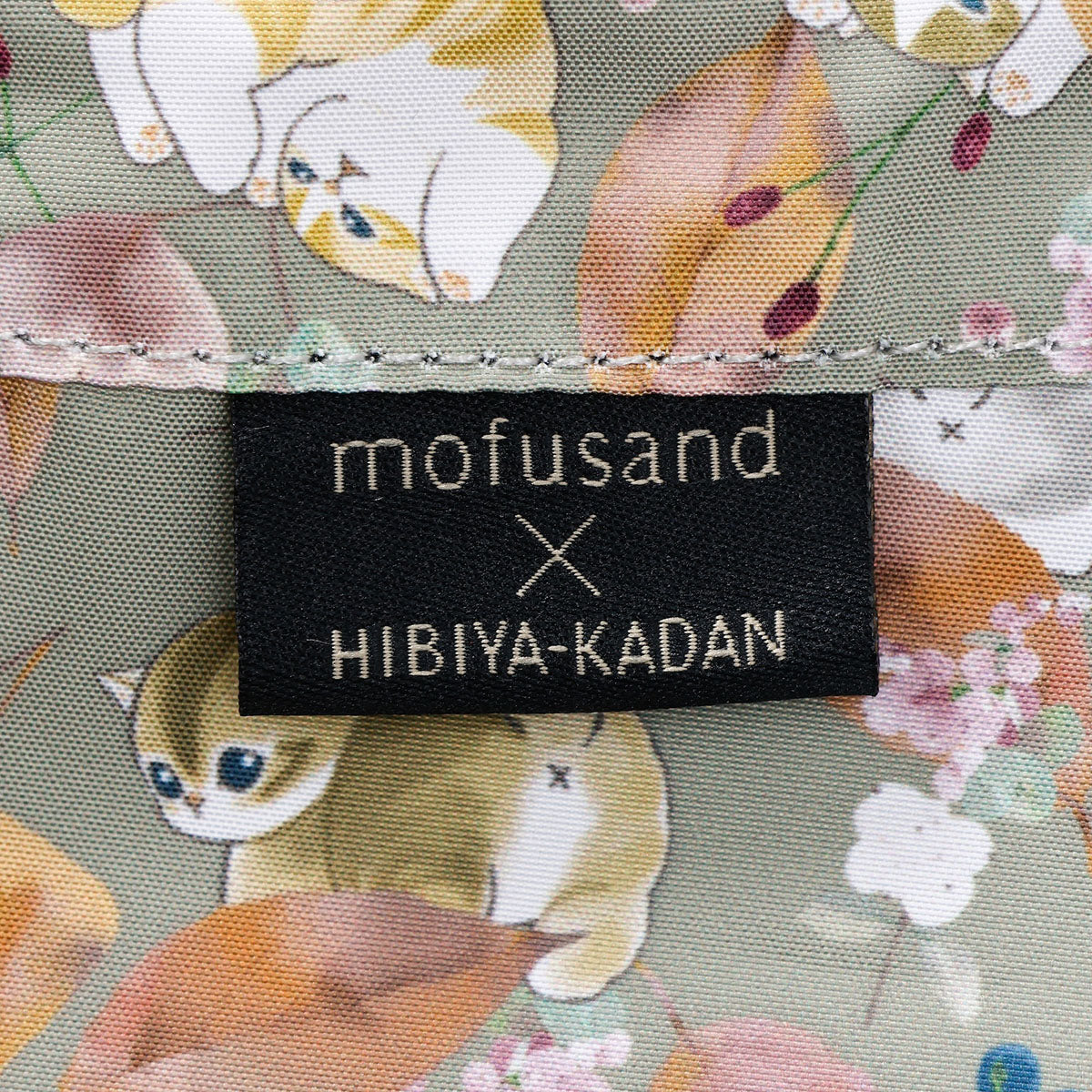 mofusand×日比谷花園 褶皺肩帶迷你包 葉片圖案 橄欖色