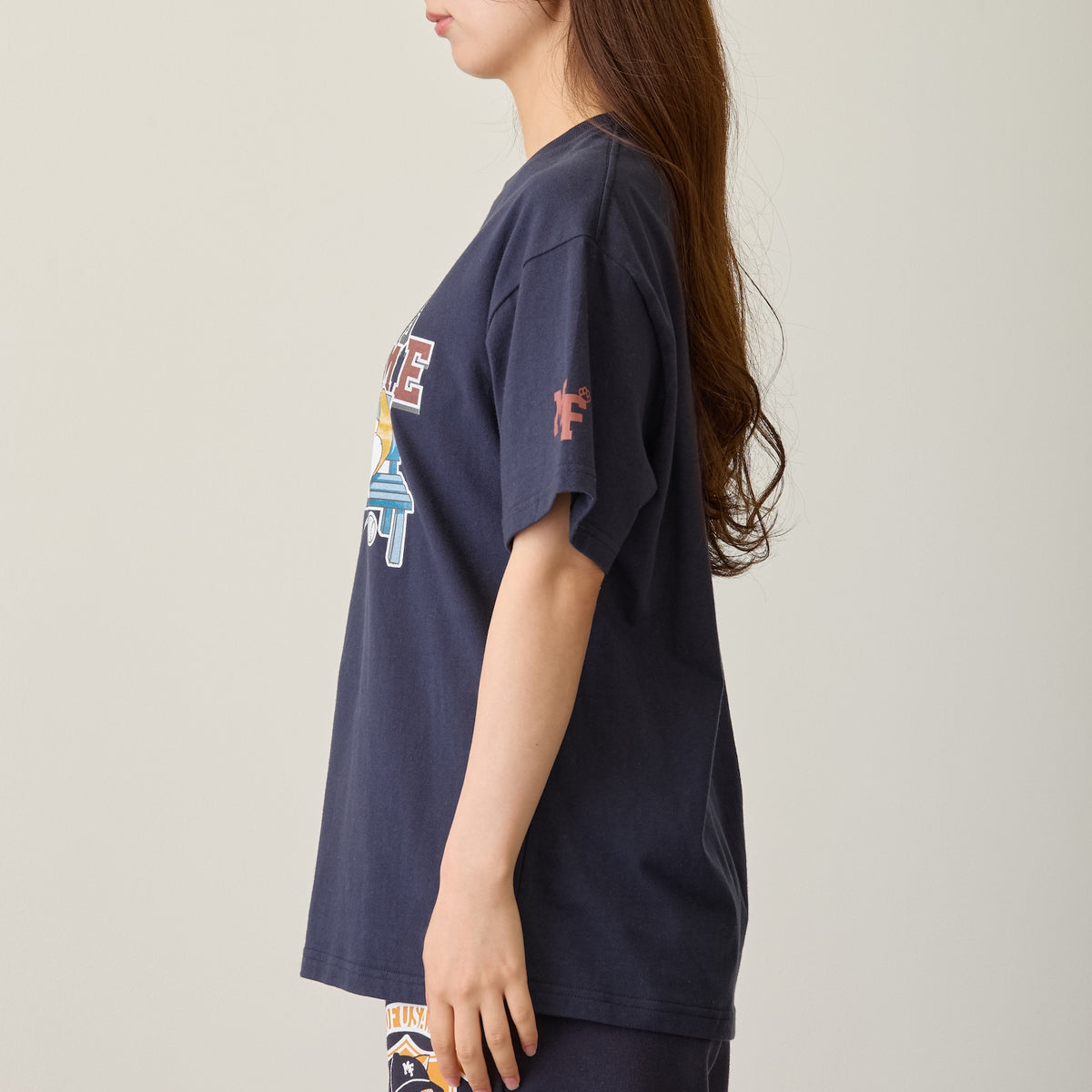 mofusand Tシャツ PAWSING THE GAME  ネイビー
