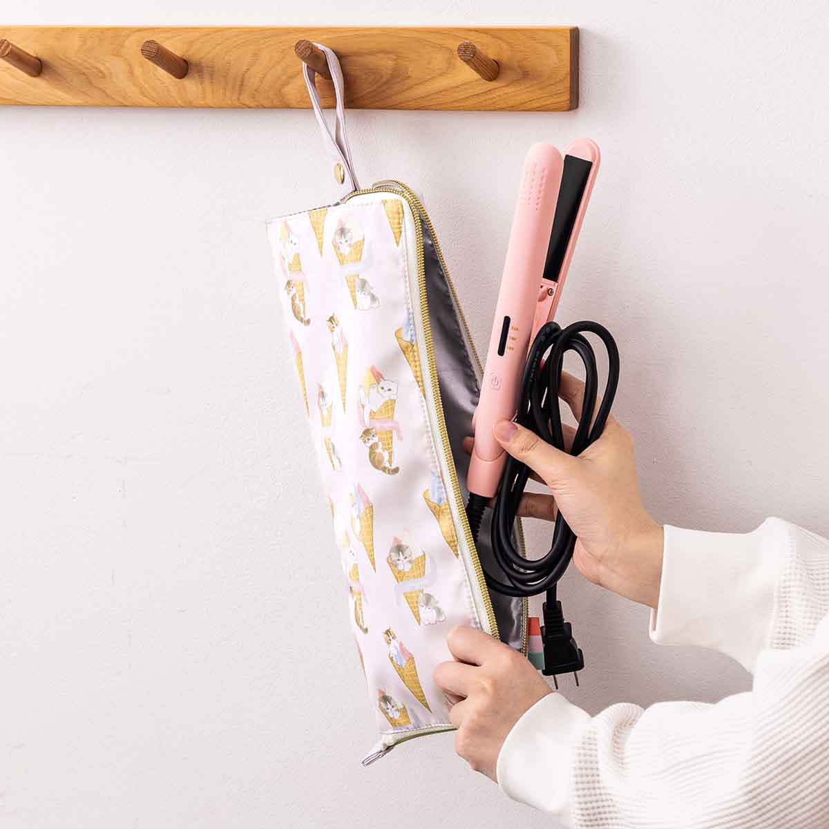 mofusand もふもふジャーニー ストラップ付きヘアアイロンポーチ