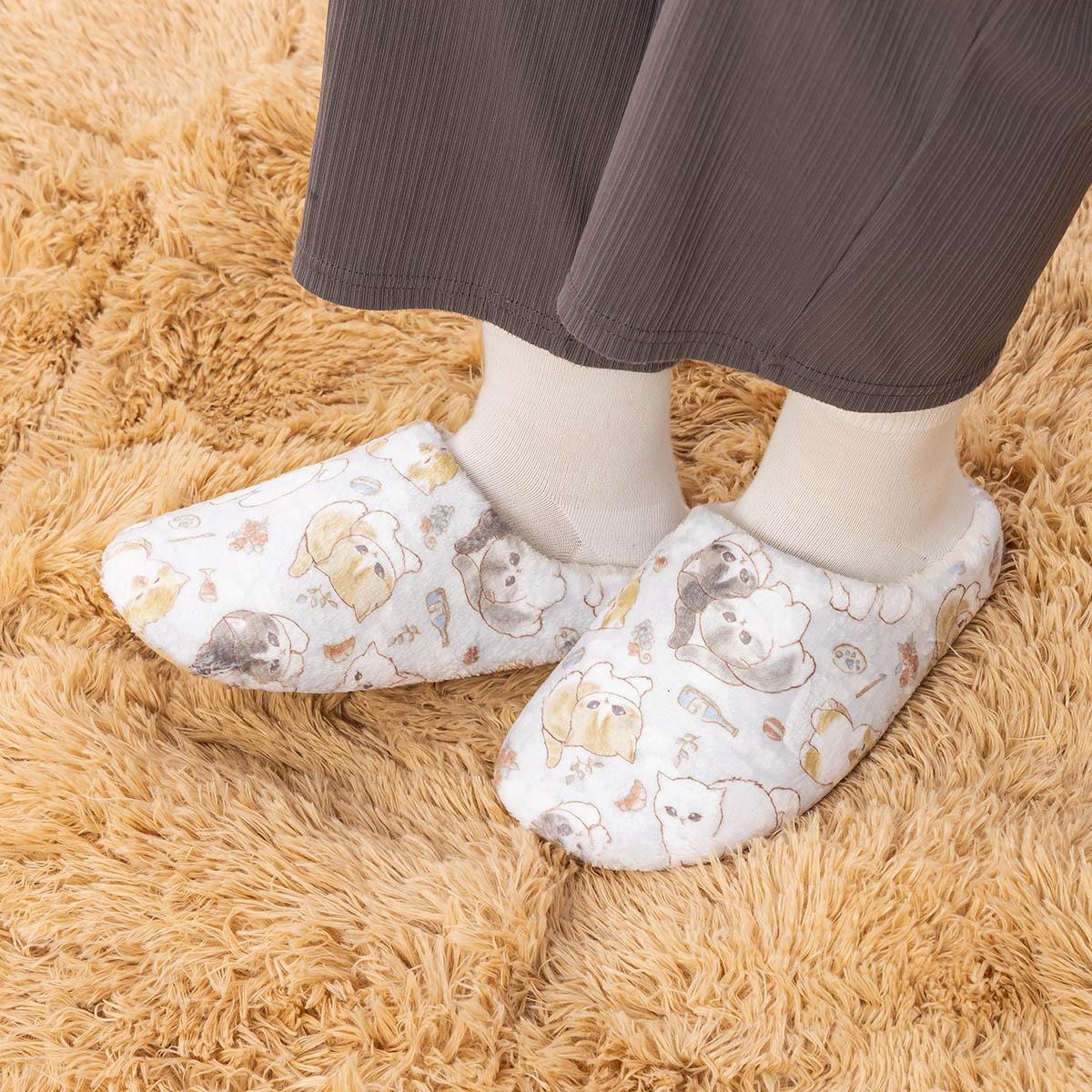 mofusand Warm Oversized Room Shoes (Paris Meow)