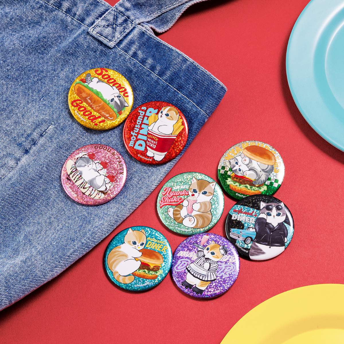 mofusand Diner Trading Holographic Can Badge (8 types)