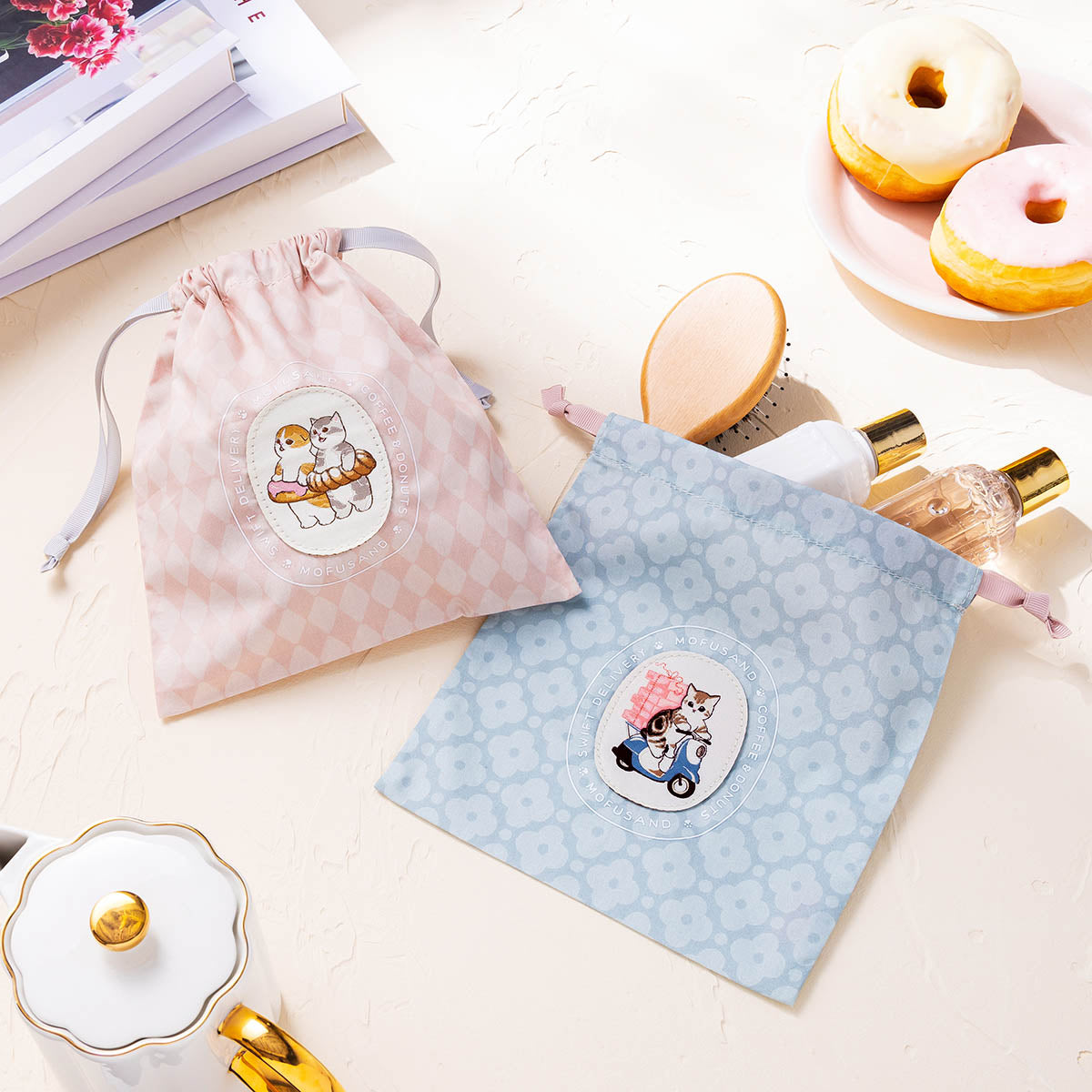 mofusand COFFEE AND DONUTS Drawstring Pouch (Pink)