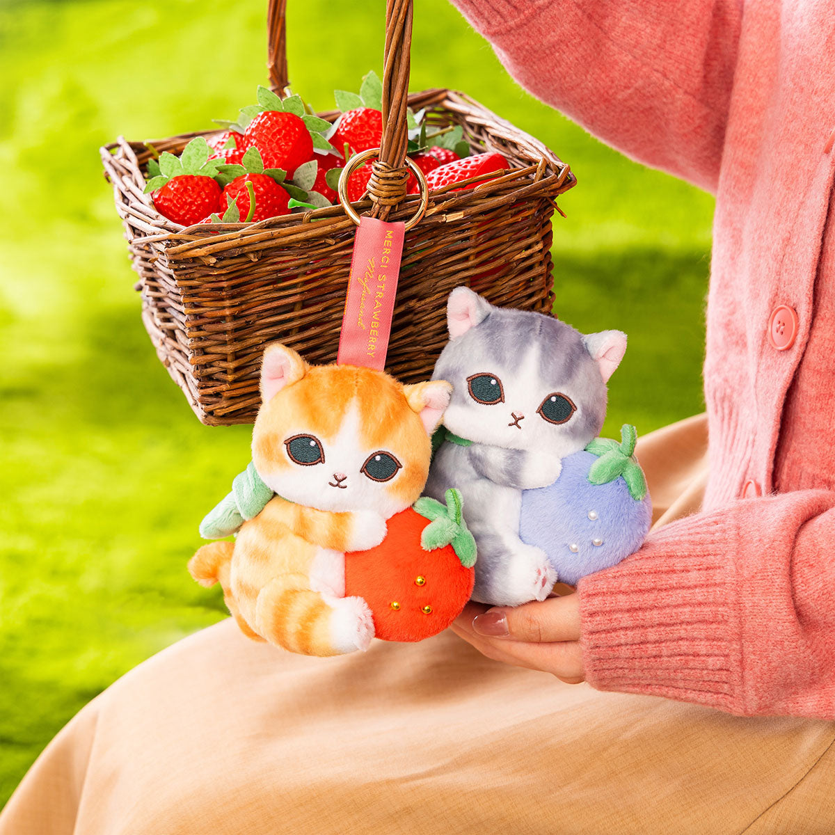 mofusand MERCI STRAWBERRY マスコット(いちごと茶白猫)