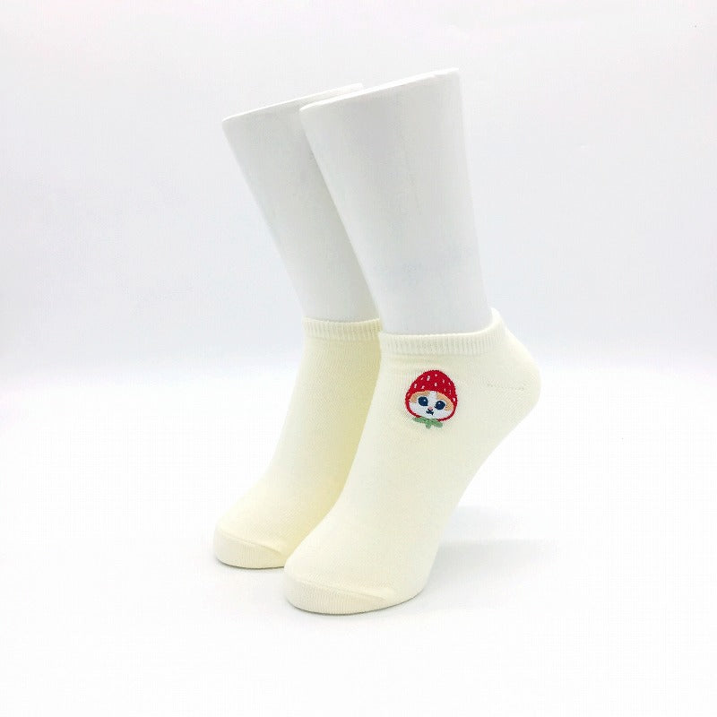 mofusand 양말 (Strawberry Nyan 자수 아이보리)