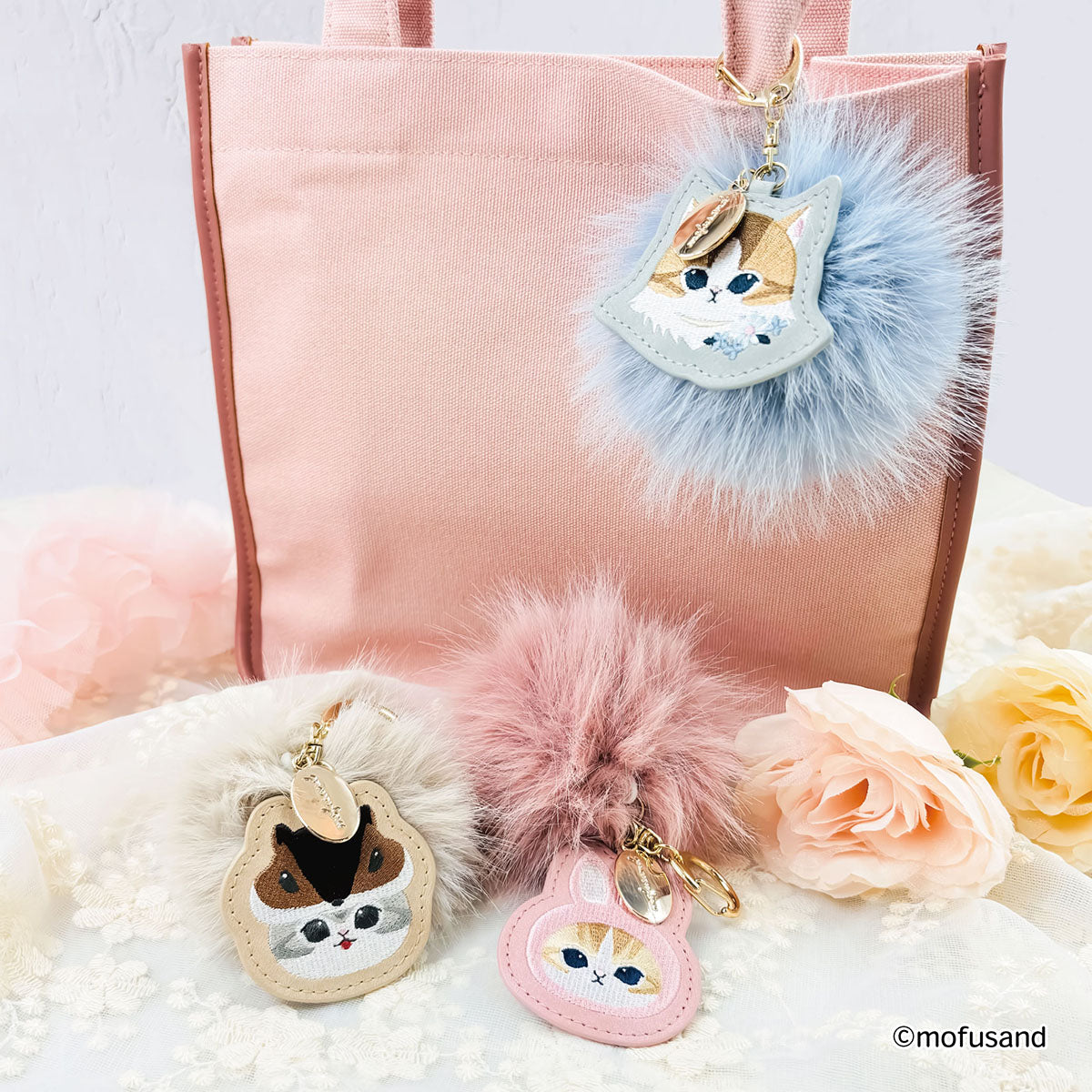 猫刺繍フリルキャミソール 淡いピンク　グニフニ mofusand 刺繍キーホルダー ボタニカル(ブルー・ロングヘアーにゃん