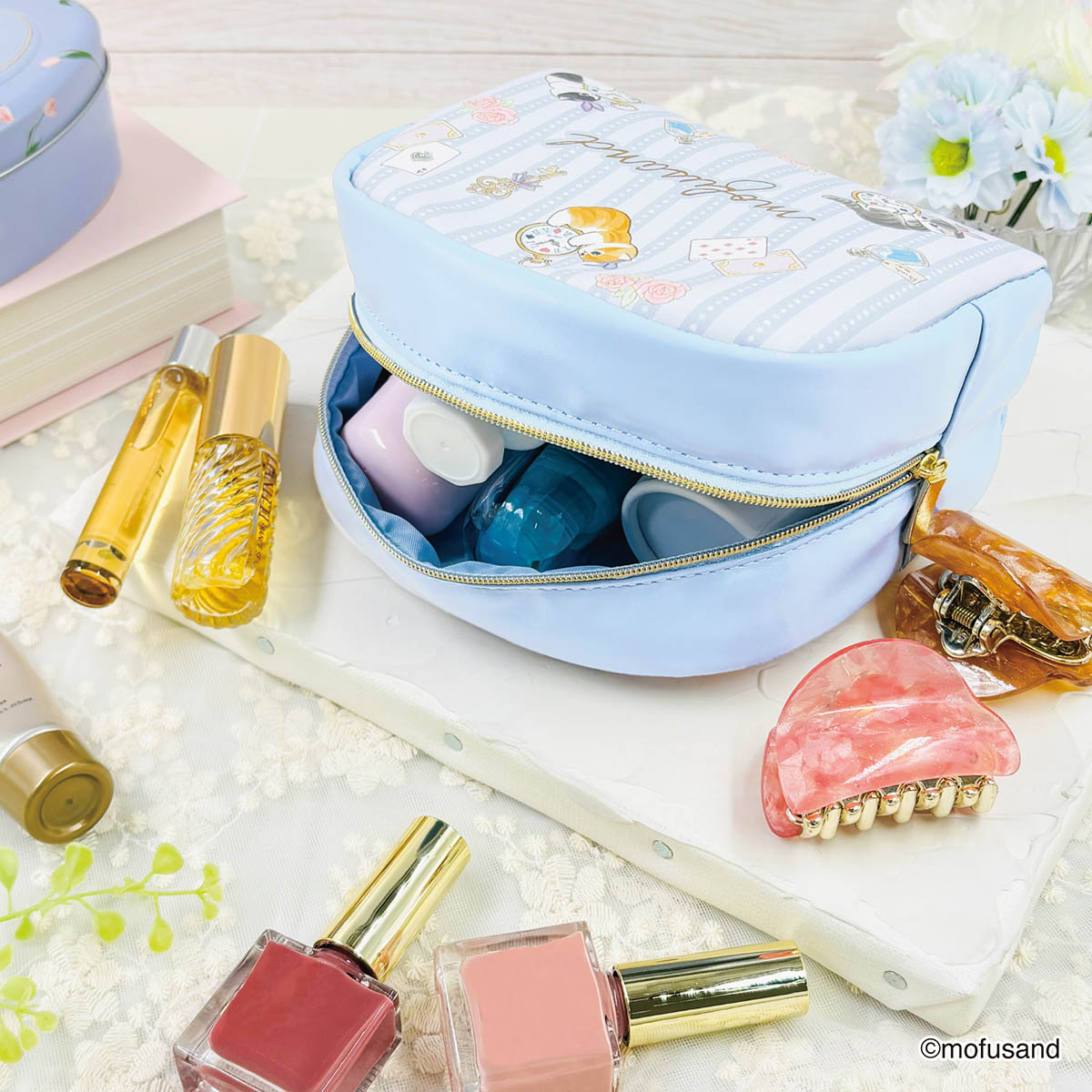 mofusand Round Pouch Tea Party