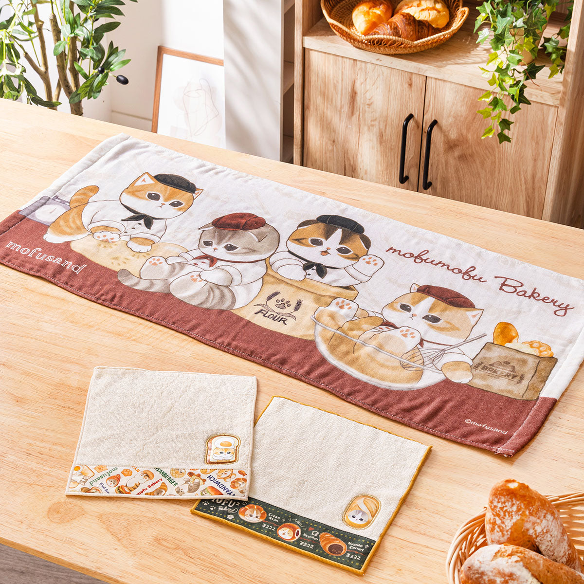 ★目玉商品★NEWバンビ物語&ビューティーワールドⅡ ★お得なセット★ mofusand もふもふベーカリー ハンドタオル(目玉焼き食パン
