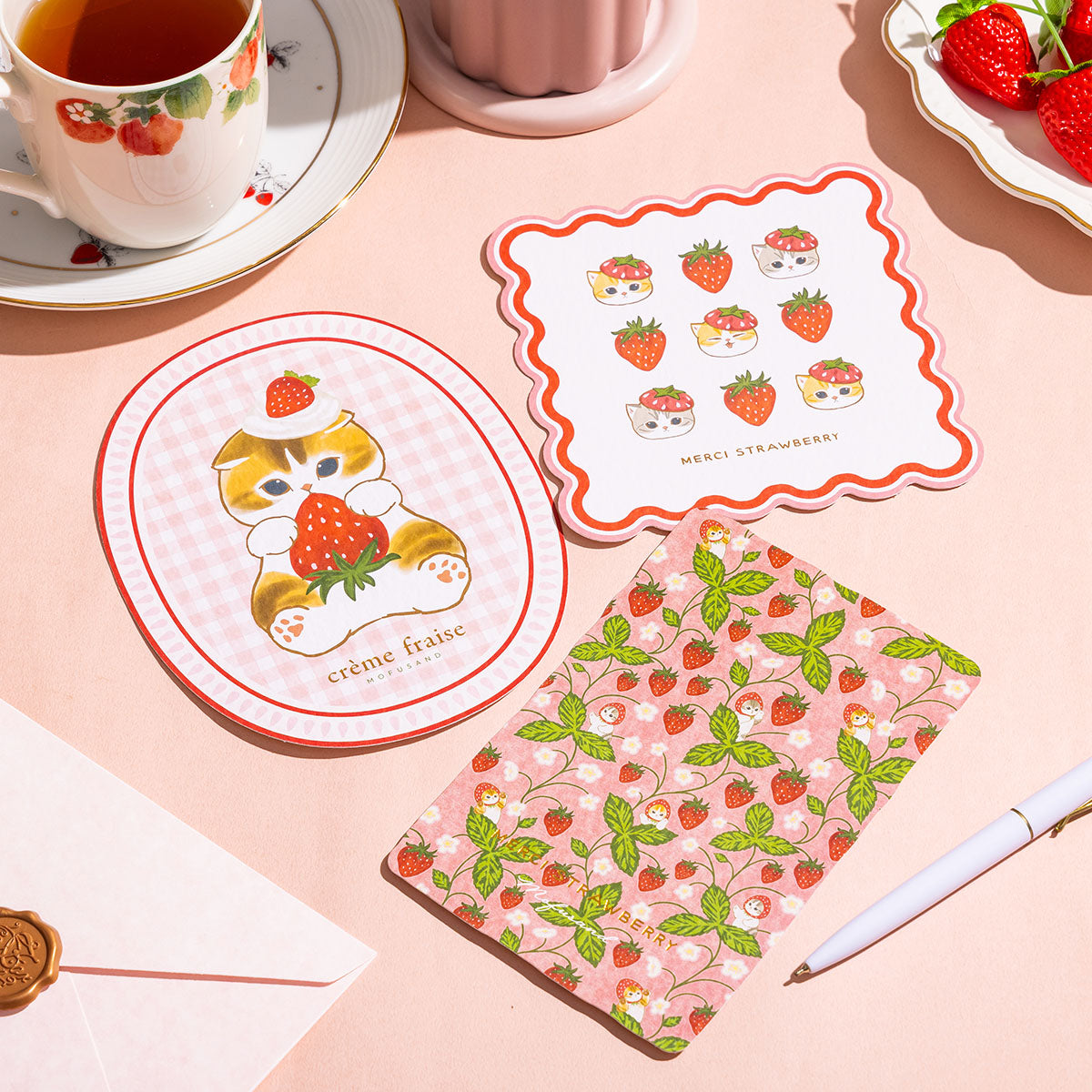 mofusand MERCI STRAWBERRY 箔押しダイカットポストカード(いちごを